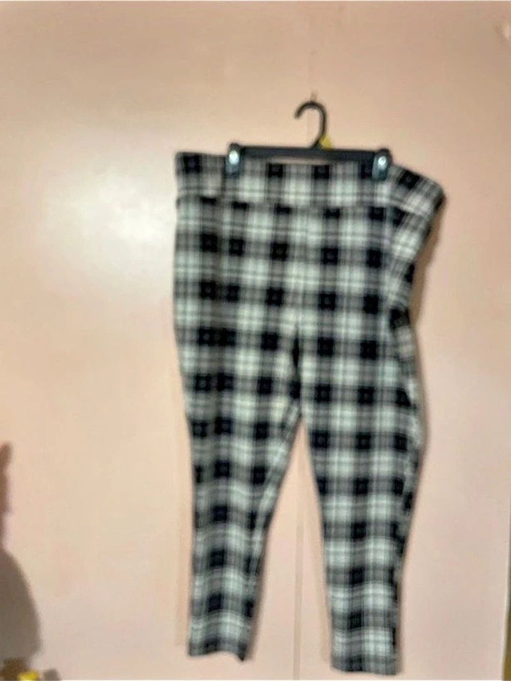 Terra & Sky Plaid Leggings in Black & White Like New